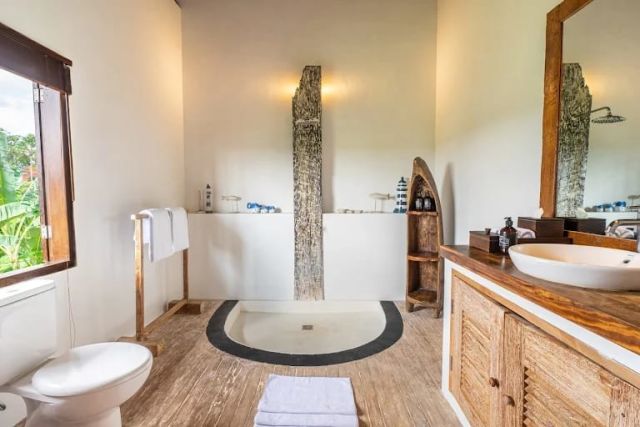 Luxury Tropical Villa with Spacious Garden in Berawa Canggu – Newly Renovated 2025 - Image 19
