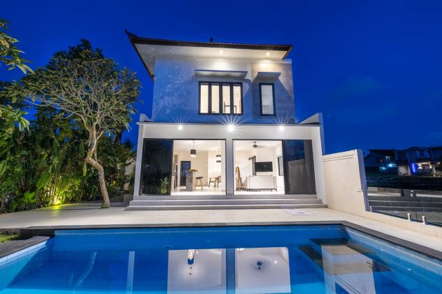 New Villa in Tumbak Bayu – Ricefield View with Leasehold & Freehold Options - Image 1