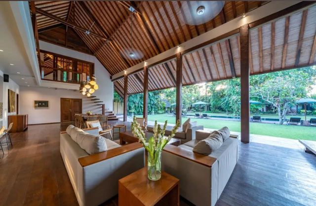Large Luxury Villa with Rice Field View in Kerobokan - Image 12