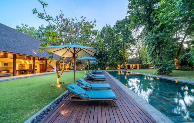 Large Luxury Villa with Rice Field View in Kerobokan - Image 17