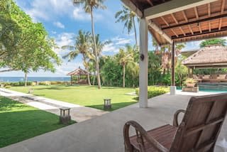 Beachfront Ocean View Villa in Seririt, Singaraja - Image 5