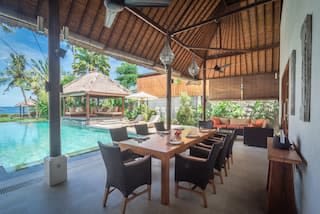 Beachfront Ocean View Villa in Seririt, Singaraja - Image 14