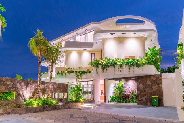 Luxury Villa for Sale in Dewi Sri, Kuta – Modern Tropical Ready Unit - Image 1