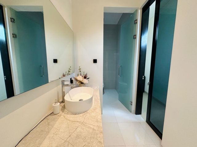 Luxurious Modern Villa in Canggu - Image 25