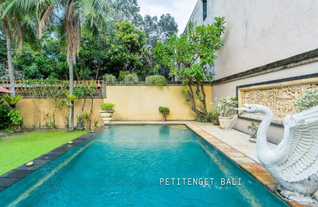 Luxury Traditional Villa in Seminyak – Walking Distance to Beach - Image 14