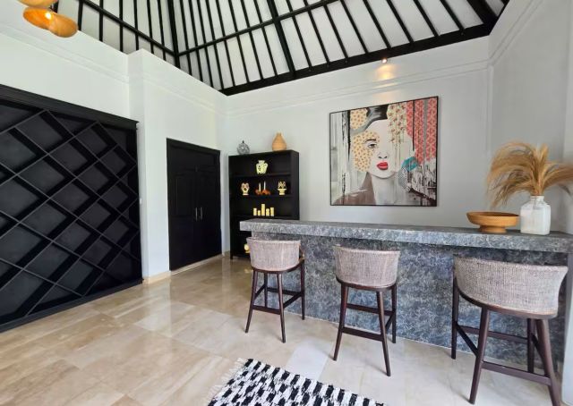 4 Bedroom Modern Tropical Villa in Prime Canggu Batubolong - Image 4