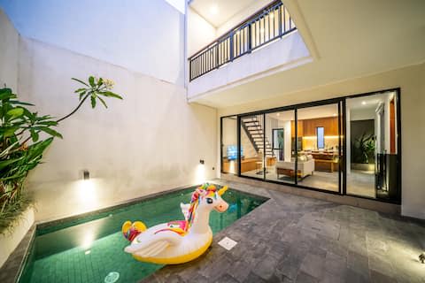 Brand New Modern Tropical Villa in Tumbak Bayuh - Image 8