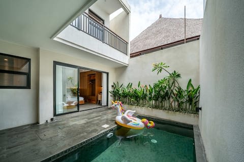 Brand New Modern Tropical Villa in Tumbak Bayuh - Image 17