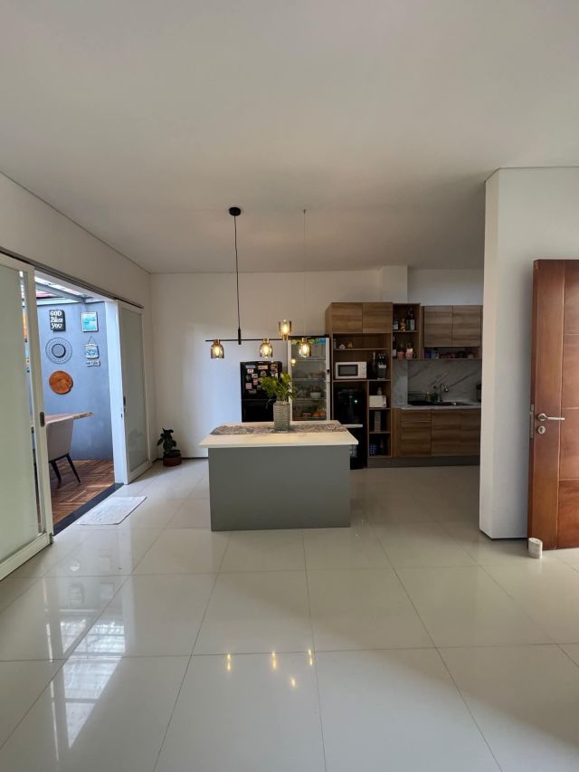 Modern Minimalist 2-Storey House Near Imam Bonjol Kuta - Image 3