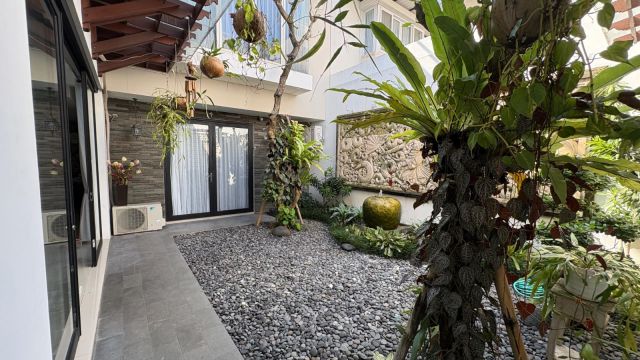 Luxury Family House in Citraland Cargo Denpasar - Image 7