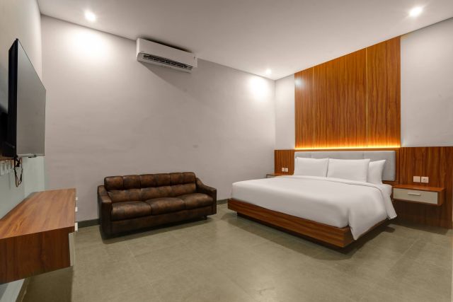 Luxury Tropical Villa in Seminyak Near Beach - Image 2