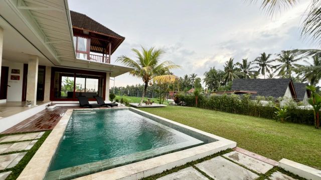 Rice Field View Villa in Ubud Gianyar - Image 4