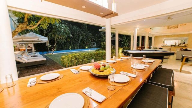 Super Luxury 6-Bedroom Villa – 100m from Jimbaran Beach, Rooftop Ocean View - Image 3