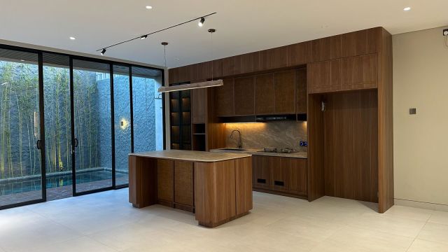 Brand New 3-Storey House with Pool & Rooftop – Karangsari, Denpasar Barat - Image 10