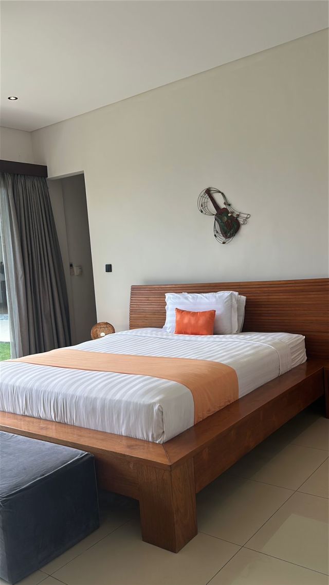 Modern Freehold Villa 7 Bedrooms with Paddie View in Batu Bolong, Canggu, Bali - Image 8
