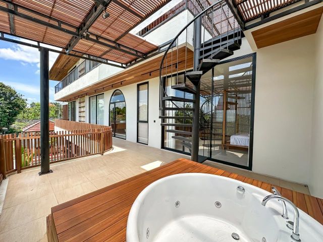 Luxury Freehold Villa 4 Bedrooms with Rice Field View — Price Reduced to IDR 10.8 Billion in Pererenan, Bali - Image 11