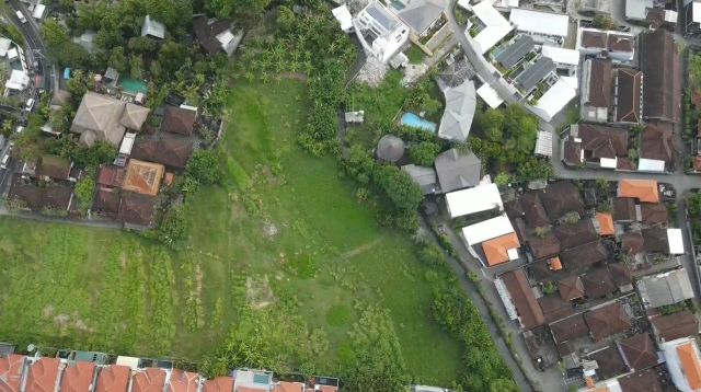 Commercial Freehold Land 4,550 m² (45.5 Are) on Jl. Tangkuban Perahu, Kerobokan, Bali - Image 1