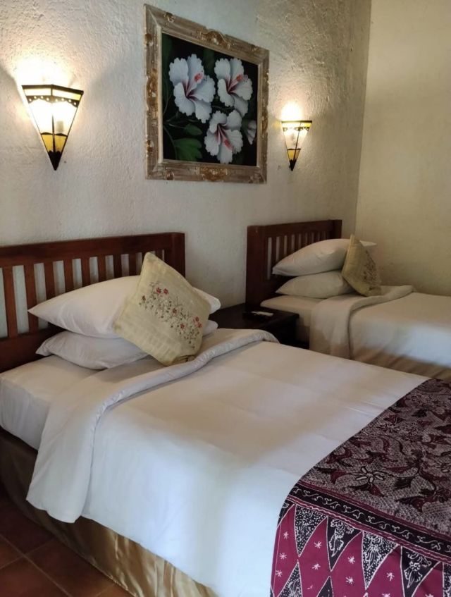 Villa 3 Bedrooms with Jungle and River View in Batubulan, Gianyar, Near Ubud, Bali - Image 2