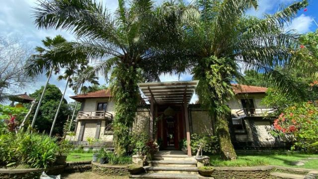 Luxury Villa 4 Bedrooms with Infinity Pool, River, Jungle & Rice Field View in Tengkulak Kemenuh, Near Ubud, Bali - Image 1