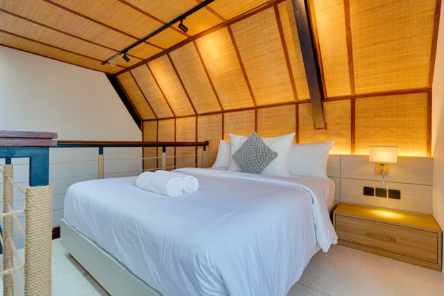 Income-Producing Freehold Villa 4+1 Bedrooms with Proven Airbnb Track Record in Padang Linjong, Canggu, Bali - Image 16