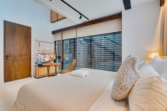 Income-Producing Freehold Villa 4+1 Bedrooms with Proven Airbnb Track Record in Padang Linjong, Canggu, Bali - Image 17