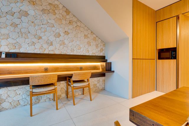 Income-Producing Freehold Villa 4+1 Bedrooms with Proven Airbnb Track Record in Padang Linjong, Canggu, Bali - Image 35