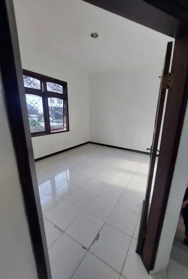 Luxury House 3 Bedrooms on Jl. Cargo Permai, Premium Office & Commercial District, Denpasar, Bali - Image 13