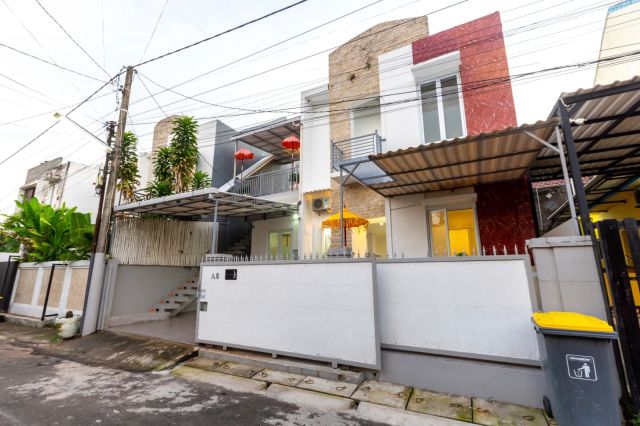 Premium Freehold & Leasehold Villa 4 Bedrooms Fully Renovated on Jl. Pura Masuka, Ungasan, Bali - Image 1