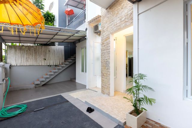 Premium Freehold & Leasehold Villa 4 Bedrooms Fully Renovated on Jl. Pura Masuka, Ungasan, Bali - Image 43