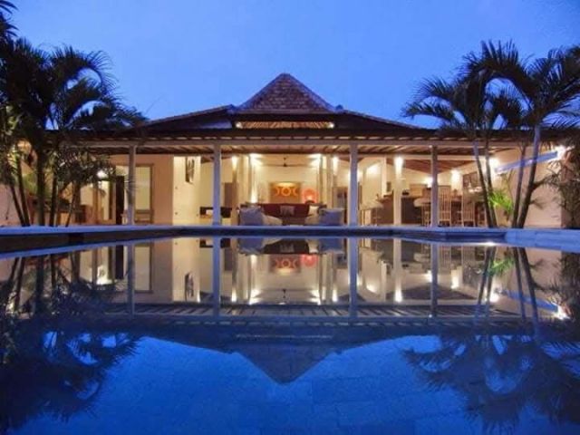 Joglo-Style Villa Near Pantai Nyanyi, Tabanan – 3 Bedrooms on 677 m² - Image 1