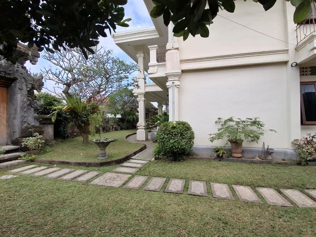 Luxury House in Elite Sekar Tunjung, Gatsu Timur, Denpasar - Image 11