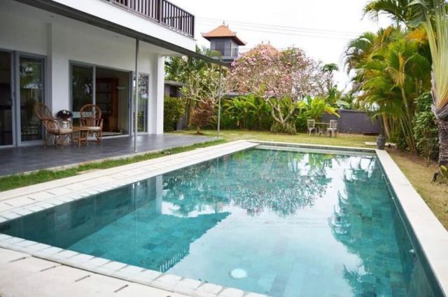 Freehold Villa for Sale in Ungasan - Image 1