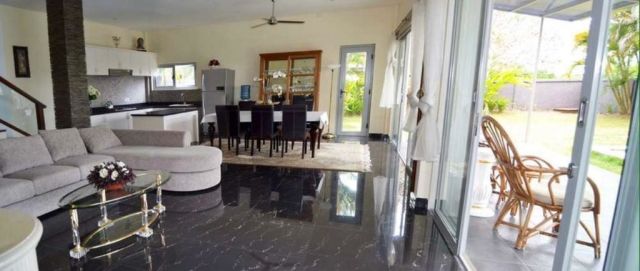 Freehold Villa for Sale in Ungasan - Image 3