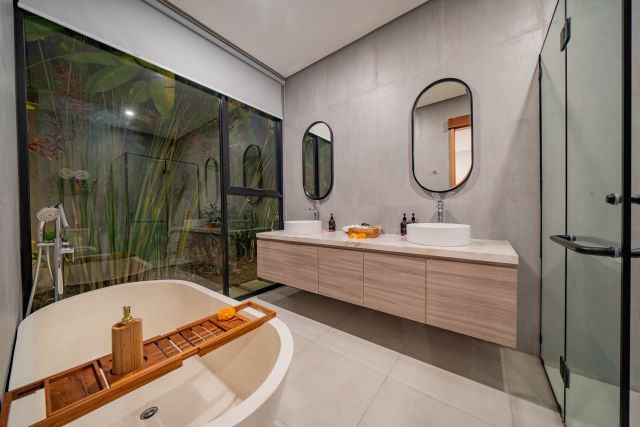 Luxury Tropical Villa in Pererenan, Canggu, Bali - Image 10