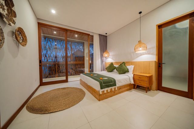 Luxury Tropical Villa in Pererenan, Canggu, Bali - Image 11