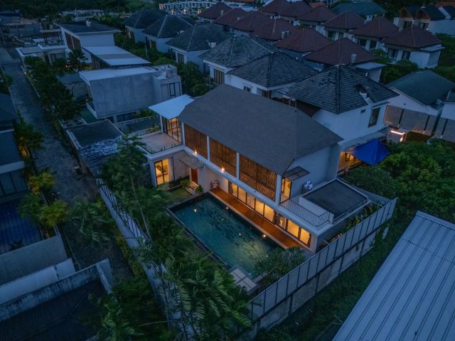 Luxury Tropical Villa in Pererenan, Canggu, Bali - Image 25