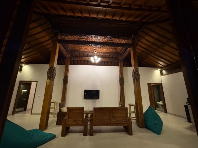 Joglo-Style Single-Story Villa in Kedungu, Bali - Image 8