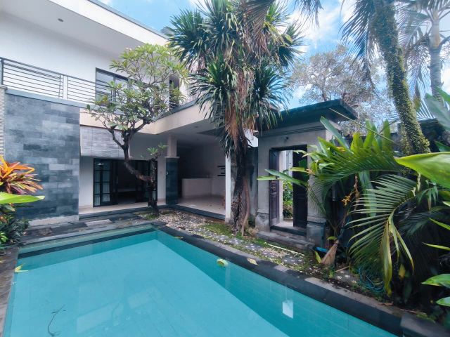 2-Unit Freehold Villas for Sale in Umalas Kuwum, Kerobokan, Bali - Image 1