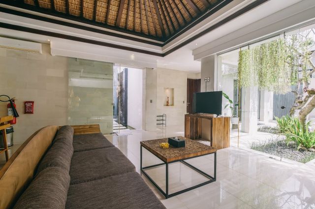Beachfront Villa Near Jimbaran Beach, South Kuta, Bali - Image 4