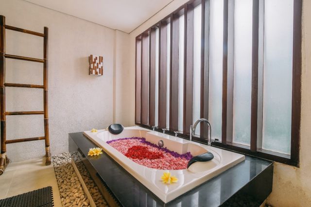 Beachfront Villa Near Jimbaran Beach, South Kuta, Bali - Image 16