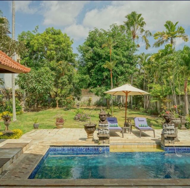 Freehold Villa in Batu Belig, Bali - Image 11