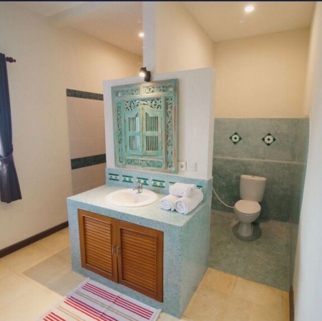 Freehold Villa in Batu Belig, Bali - Image 18