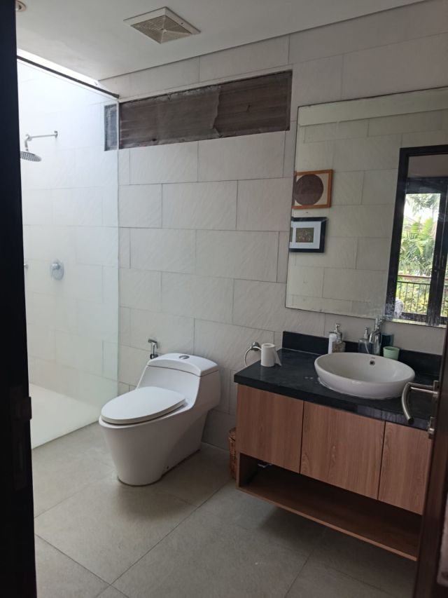 Rare Pre-Owned Villa in Tibubeneng, Canggu, Bali - Image 10