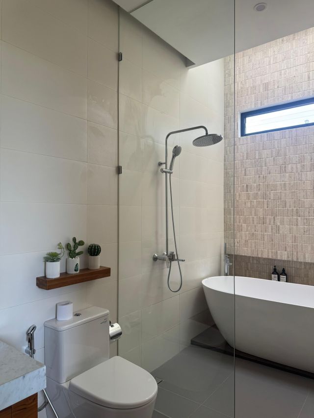 Luxury 5-Bedroom Villa in Batu Bolong, Canggu, Bali - Image 7