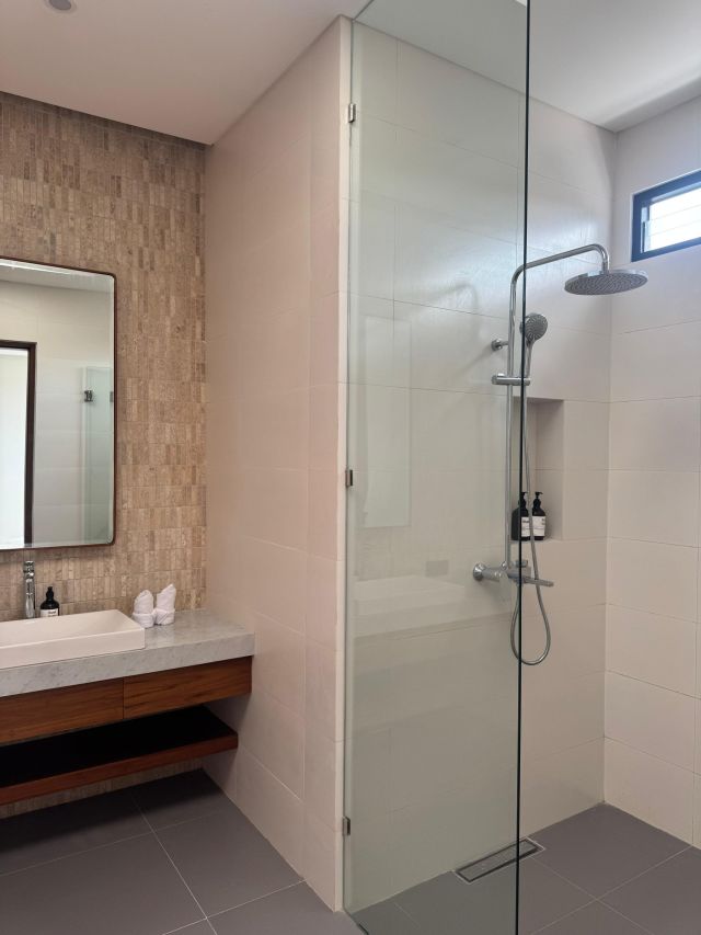Luxury 5-Bedroom Villa in Batu Bolong, Canggu, Bali - Image 12