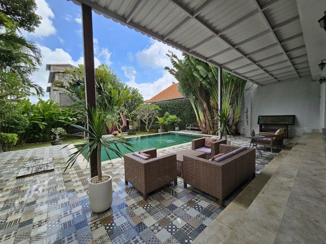 Colonial Design 5-Bedroom Villa Near Tumbakbayuh, Canggu - Image 2
