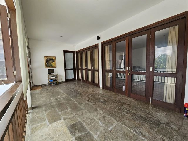 Colonial Design 5-Bedroom Villa Near Tumbakbayuh, Canggu - Image 4