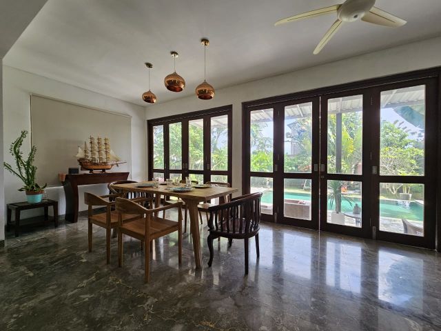 Colonial Design 5-Bedroom Villa Near Tumbakbayuh, Canggu - Image 6