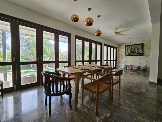 Colonial Design 5-Bedroom Villa Near Tumbakbayuh, Canggu - Image 12