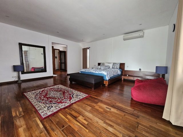 Colonial Design 5-Bedroom Villa Near Tumbakbayuh, Canggu - Image 13